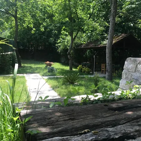 Villa Otantik *